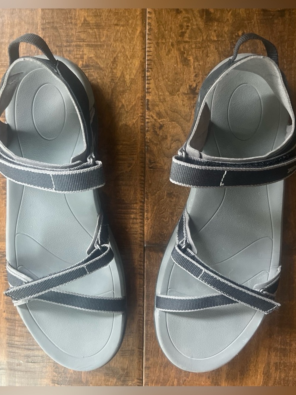 Teva Women's Verra black and gray hiking walking sandals Sz. 10